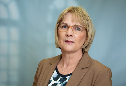 Dr Cornelia Lang