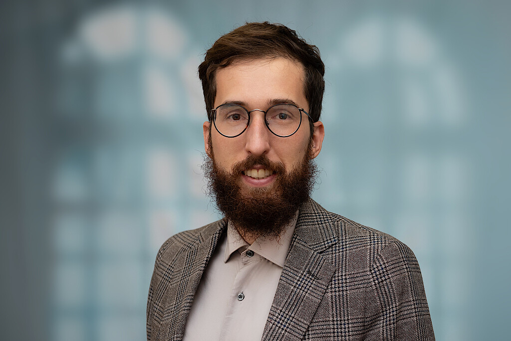 Dr Matthias Mertens
