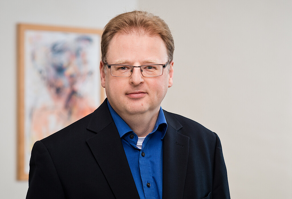 Dr Peter Haug